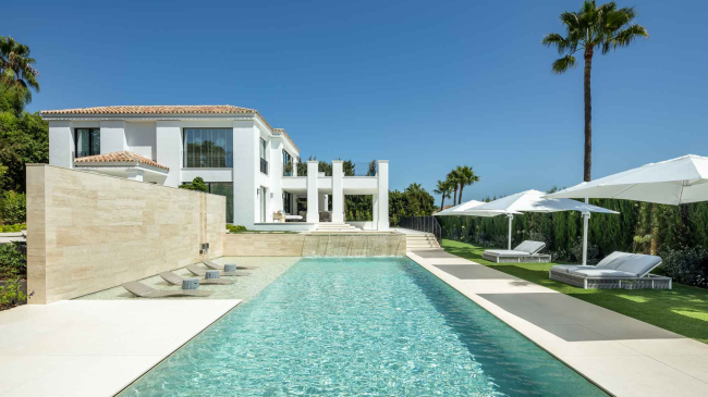 Villa à Sierra Blanca avec vue panoramique sur la mer à vendre