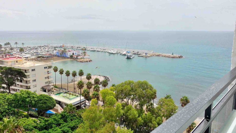 Penthouse dans l'immeuble Skol avec vue sur la mer 