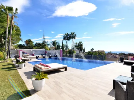 Villa en Elviria con preciosas vistas al mar en venta