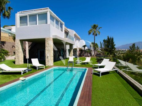 First line golf villa in Estepona for sale