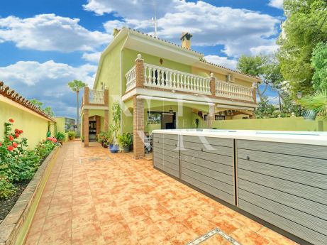 Villa pareada en Nueva Andalucia en venta