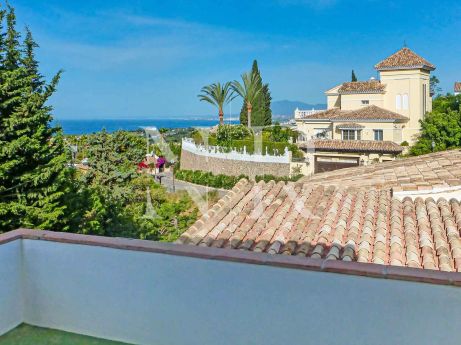 Villa in El Rosario with sea views for sale