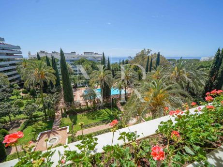 Flat in Don Gonzalo with sea views