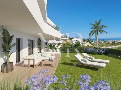 New build flats in Estepona with panoramic views for sale. 