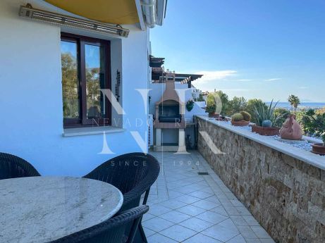 Penthouse with sea views on the Golden Mile of Marbella for rent