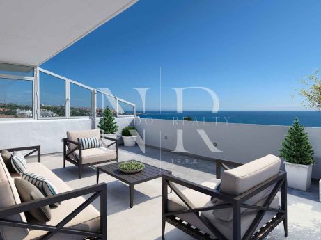 Frontline beach penthouse in Bahia de Estepona for sale