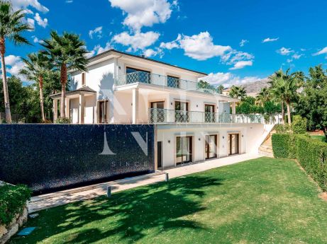 Villa en Los Naranjos Golf Club en primera línea de golf en venta