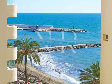 Estudio con vistas al mar completamente renovado en Marbella Centro a la venta.