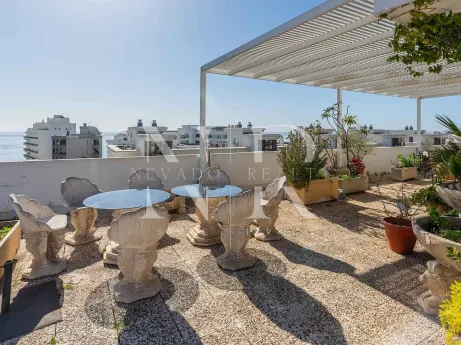 Ático en Marbella Centro con vistas al mar en venta