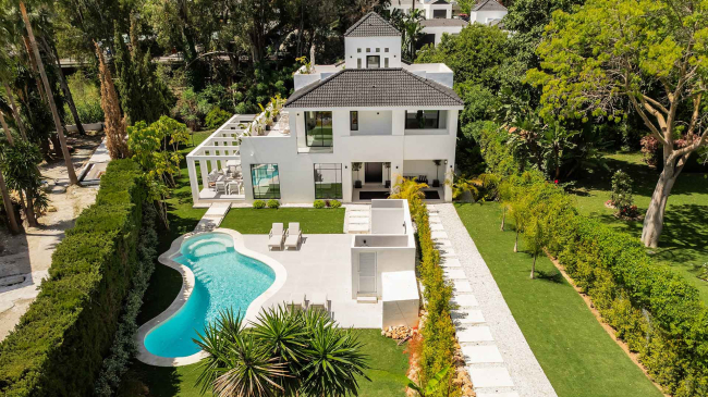 Villa à Nueva Andalucia avec vue sur les montagnes à vendre