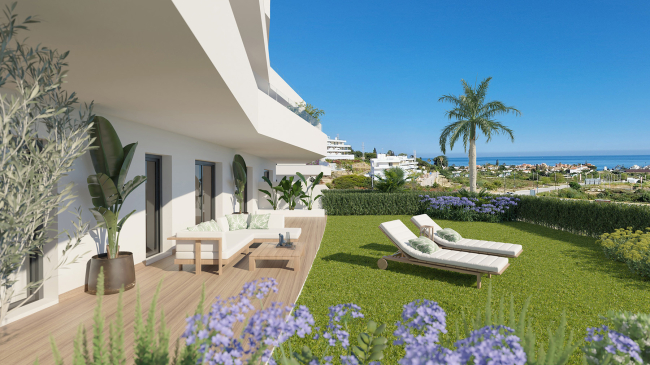 New build flats in Estepona with panoramic views for sale. 