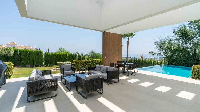 Villa in Los Flamingos Golf with panoramic sea views for sale