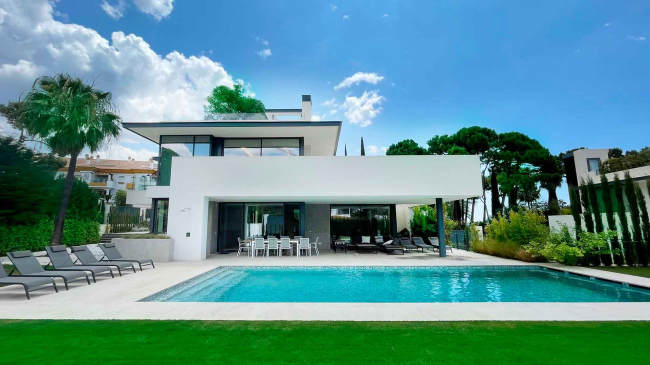 Villa en Milla de Oro de diseño moderno en venta