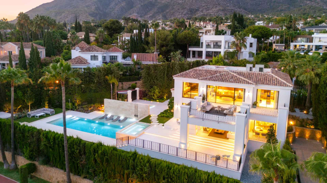 Villa à Sierra Blanca avec vue panoramique sur la mer à vendre