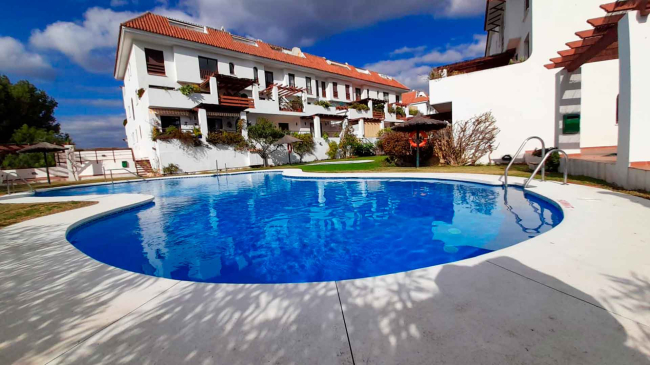 Apartamento en planta baja en Urbanización Coto Real en venta