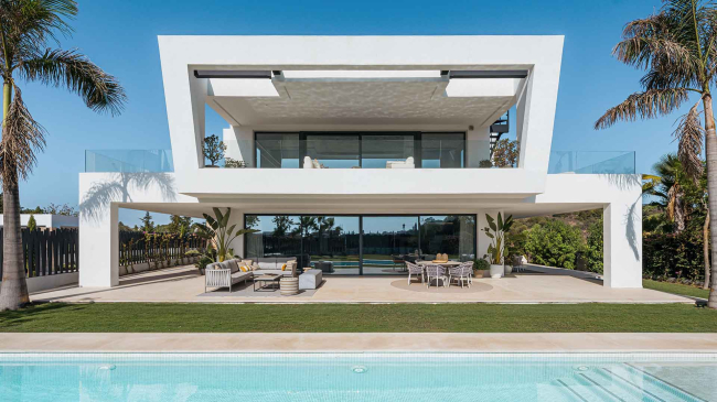 Villa en Lomas del Virrey en una comunidad cerrada con vistas panorámicas en venta