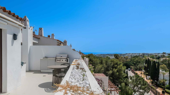 Penthouse dans l'Urbanisation Coto Real avec vue sur la mer à vendre